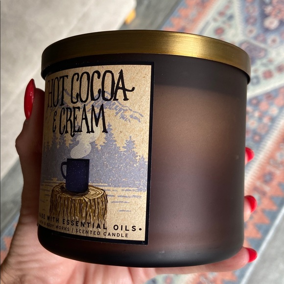 Bath & Body Works scented candle Hot Cocoa & Cream Winter cozy home vibes - Picture 6 of 11